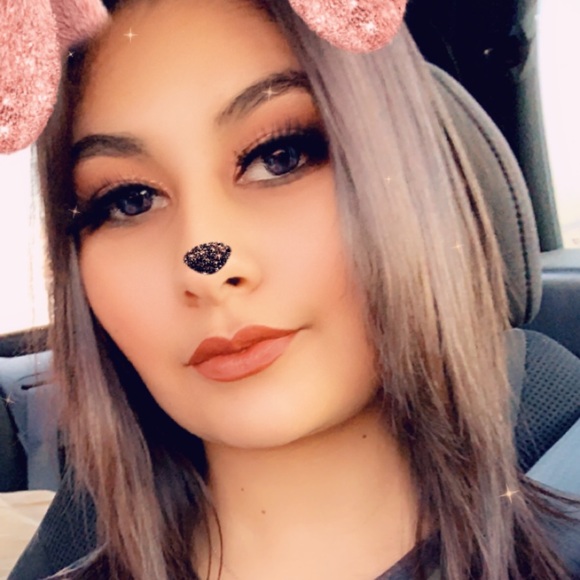 Meet your Posher, Angelica - Picture 3 of 4